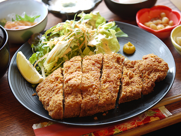 厚切り豚ロースカツ定食